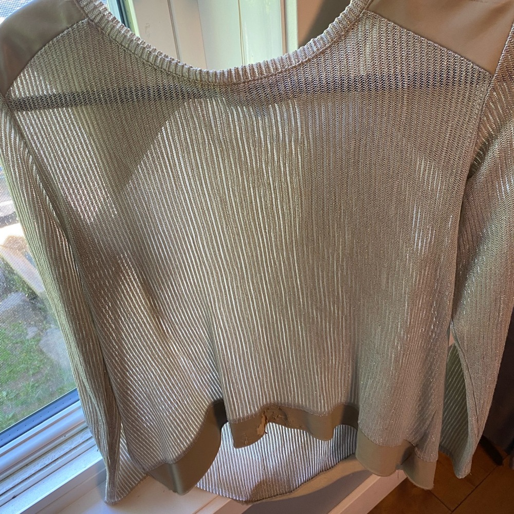 Damage Sweater, shades of gold